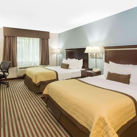 Baymont By Wyndham Mattoon Hotel Exterior foto