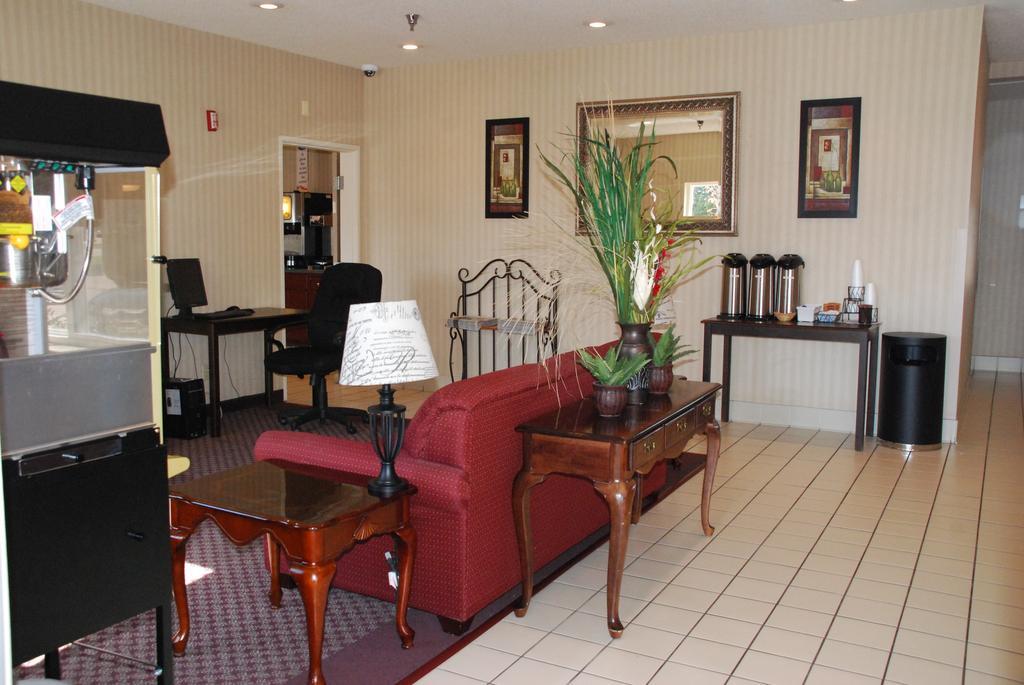 Baymont By Wyndham Mattoon Hotel Exterior foto